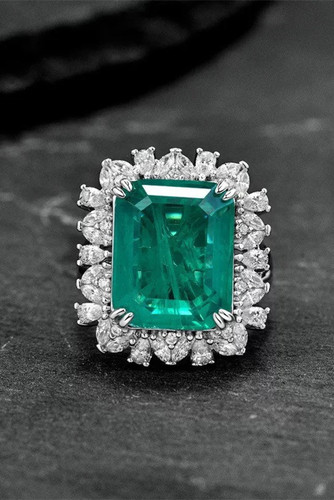 Emerald cut natural - 5,